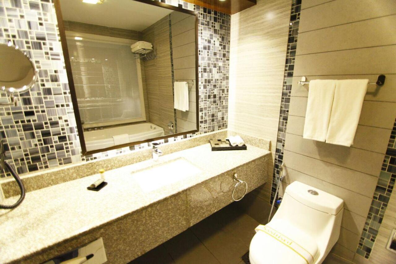 Hotel Dgates Lahore Luaran gambar