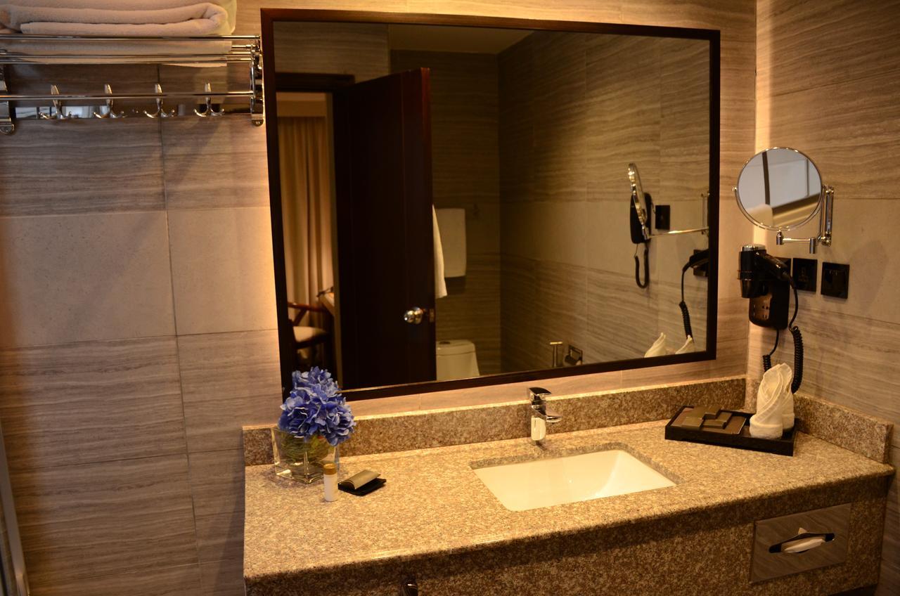 Hotel Dgates Lahore Luaran gambar